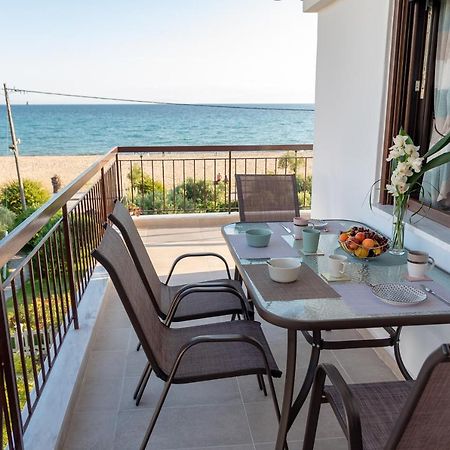 Dimi Seafront Apartment By Rentals Pro Services - Nea Moudania Esterno foto