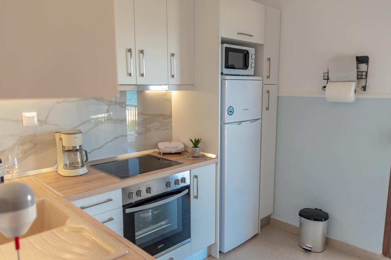 Dimi Seafront Apartment By Rentals Pro Services - Nea Moudania Esterno foto