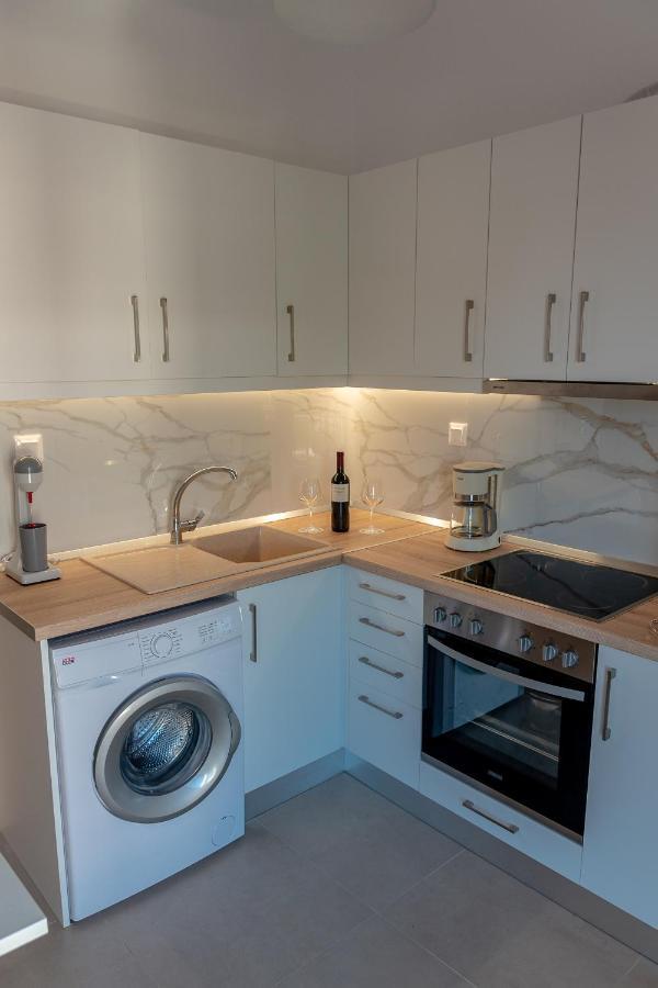 Dimi Seafront Apartment By Rentals Pro Services - Nea Moudania Esterno foto