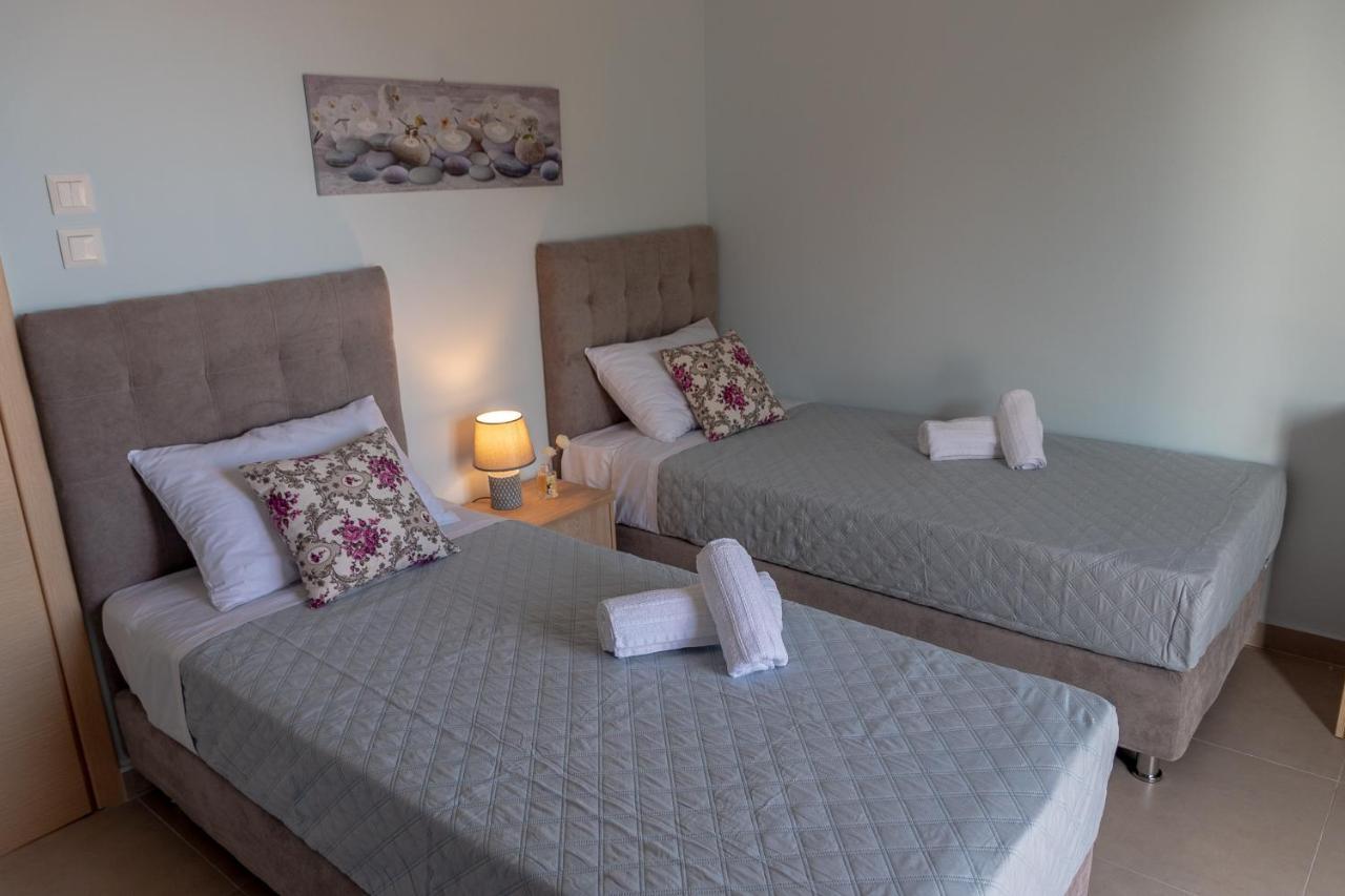 Dimi Seafront Apartment By Rentals Pro Services - Nea Moudania Esterno foto