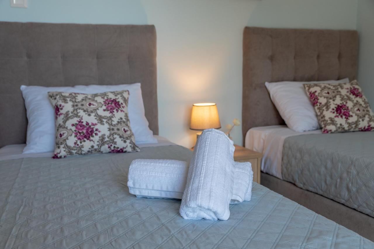 Dimi Seafront Apartment By Rentals Pro Services - Nea Moudania Esterno foto